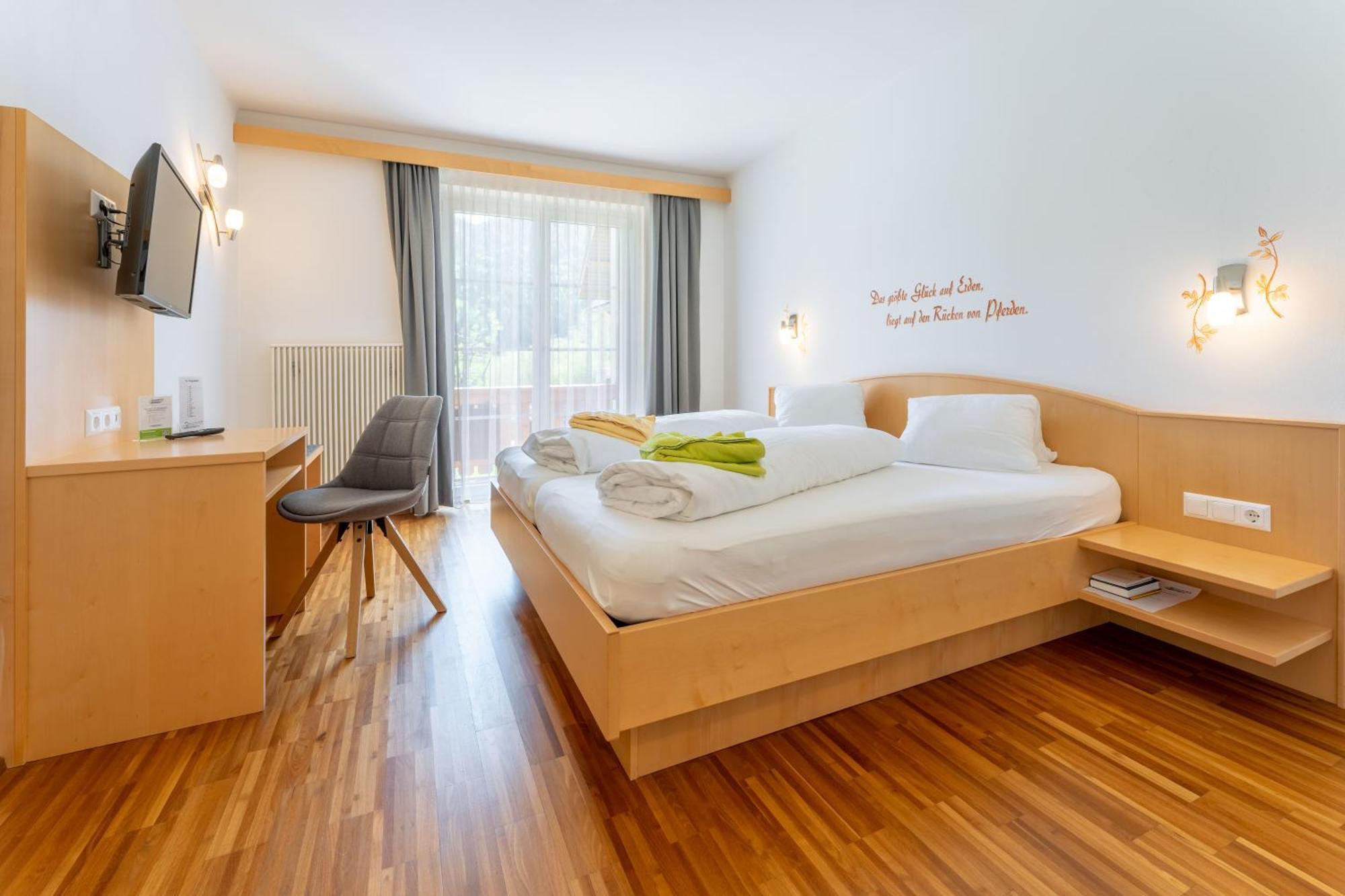 Stampferhof Hotel Weissensee Exterior photo