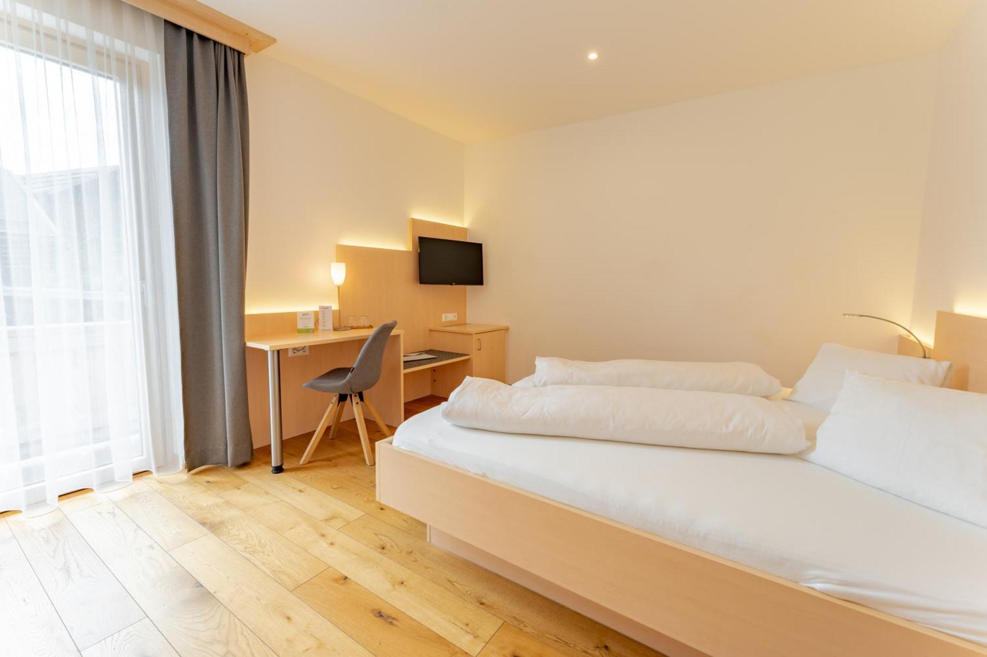 Stampferhof Hotel Weissensee Exterior photo